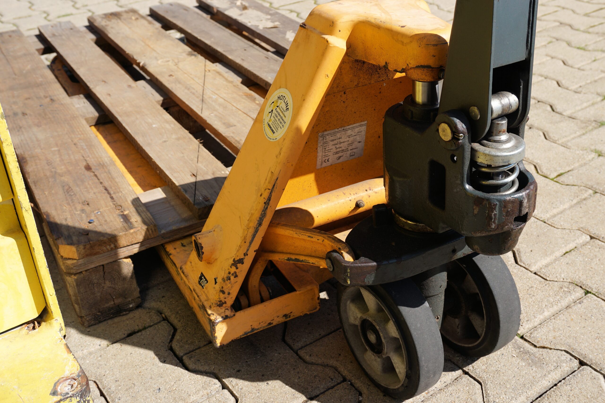 webandi pallet truck 1653636